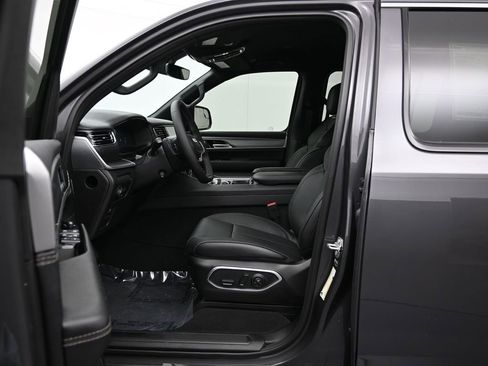 New 2026 Jeep Grand Wagoneer 4WD image 20