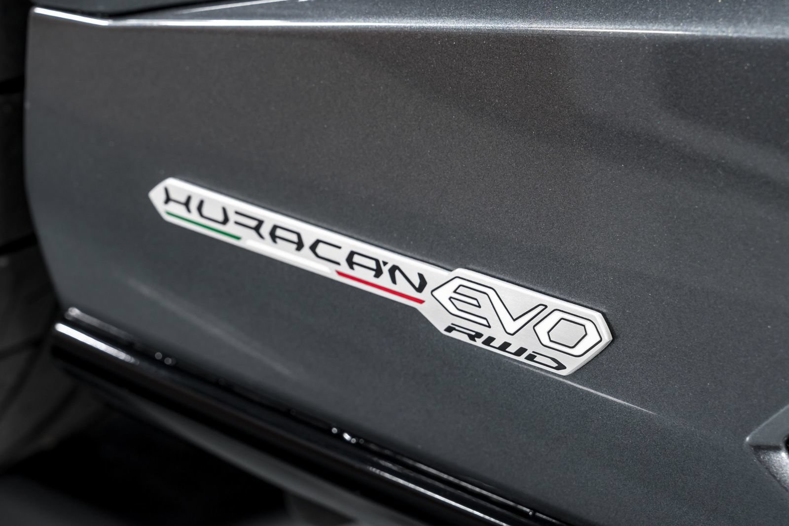 Used 2021 Lamborghini Huracan EVO RWD image 49