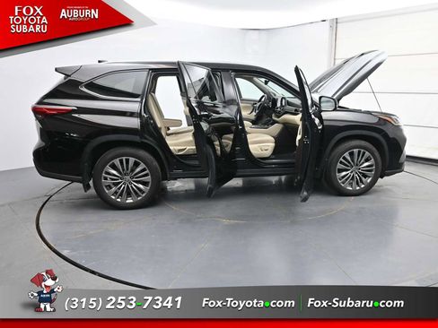 Used 2021 Toyota Highlander Platinum AWD/4WD image 38