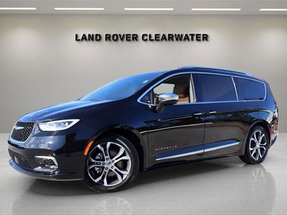 Used 2024 Chrysler Pacifica Pinnacle