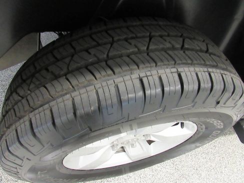 Used 2019 RAM 1500 Classic SLT AWD/4WD image 26