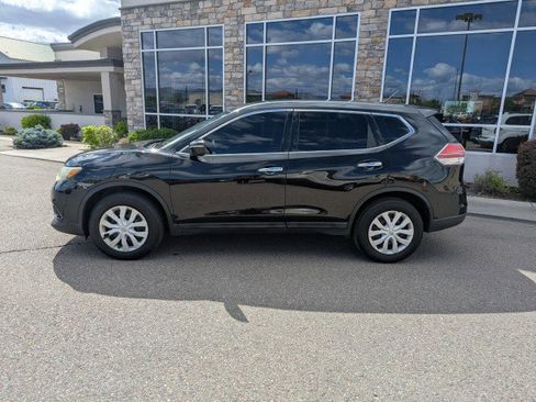 Used 2014 Nissan Rogue S image 2