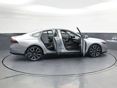 Used 2025 Honda Accord Touring image 38
