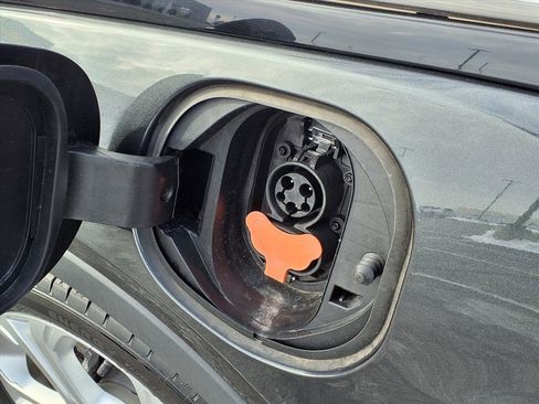 Used 2021 Chevrolet Bolt LT image 21