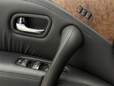 Used 2024 Nissan Armada SL image 23