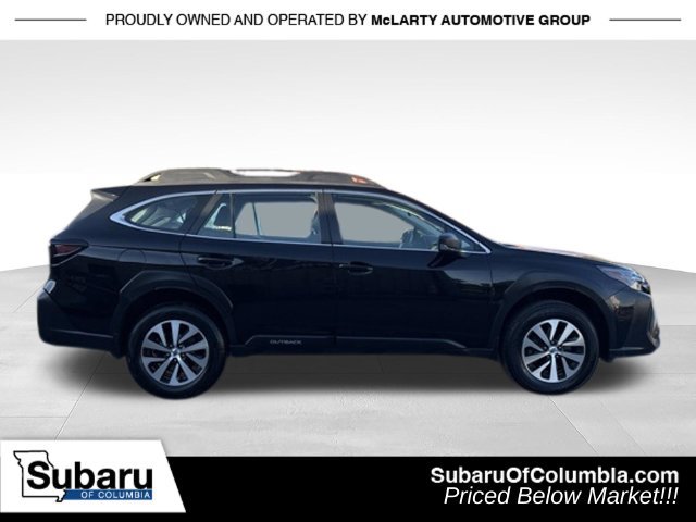 Used 2023 Subaru Outback AWD/4WD image 11