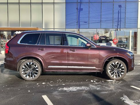 Used 2025 Volvo XC90 B6 Ultra w/ Protection Package Premier image 7