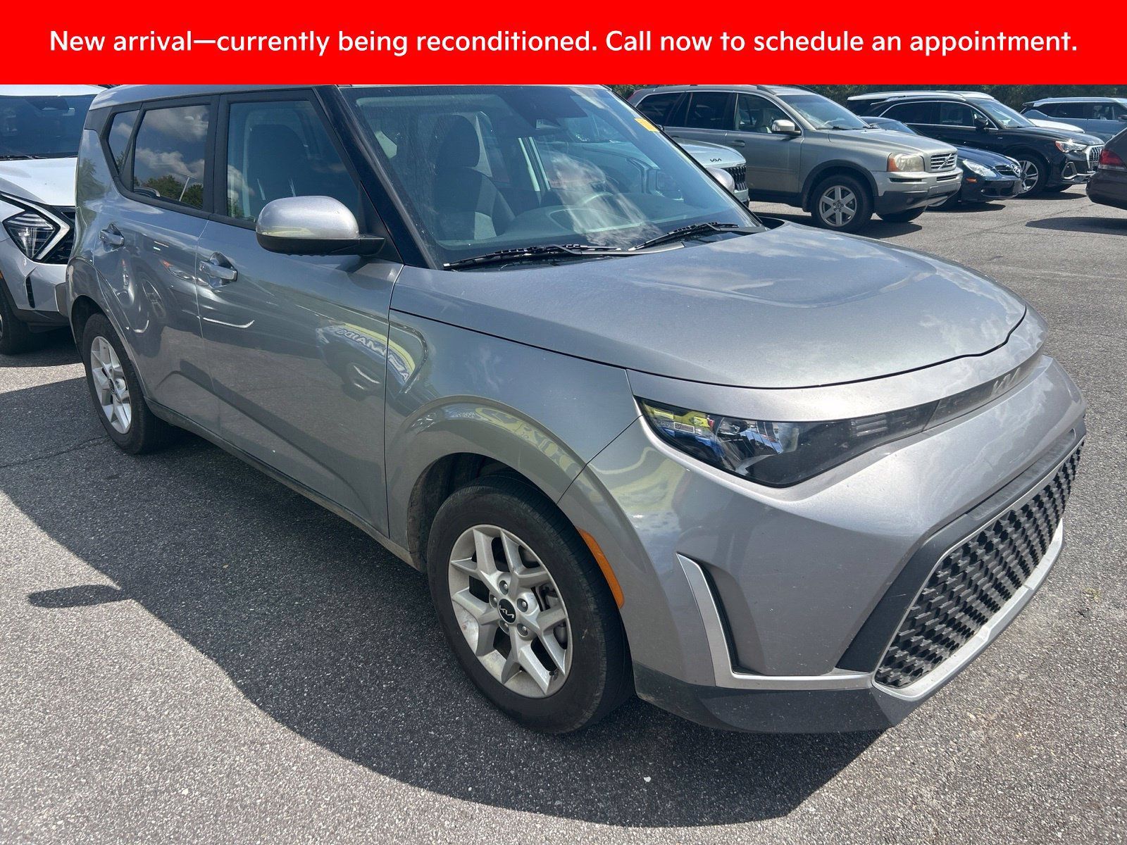 Certified 2025 Kia Soul LX w/ LX Technology Package FWD image 2