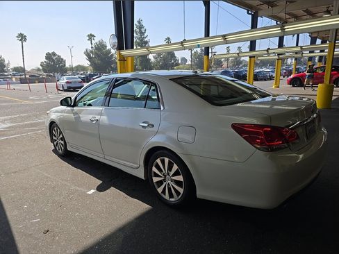 Used 2011 Toyota Avalon Limited FWD image 6