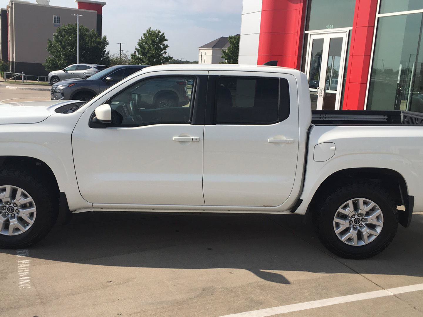 Used 2024 Nissan Frontier SV w/ SV Convenience Package AWD/4WD image 10