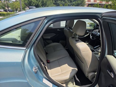 Used 2012 Ford Focus SEL FWD image 15