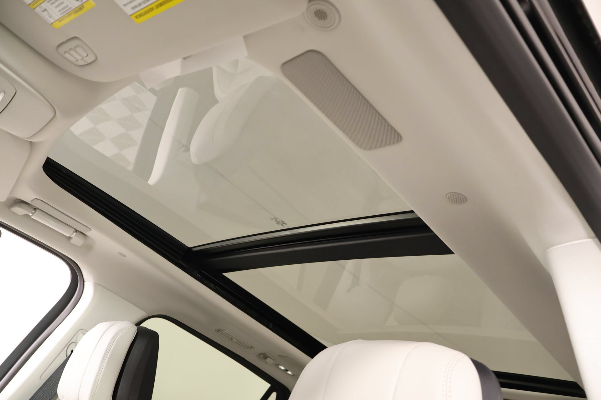 New 2025 Lincoln Navigator Reserve AWD/4WD image 17