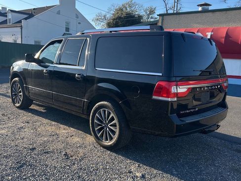 Used 2017 Lincoln Navigator L Select image 3