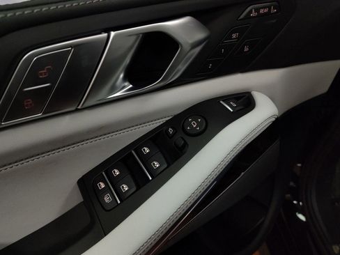 Used 2026 BMW X7 xDrive40i image 12