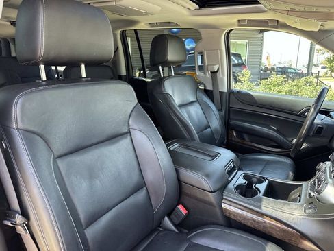 Used 2018 Chevrolet Suburban LT w/ LT Signature Package image 12