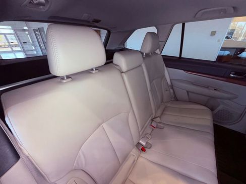 Used 2013 Subaru Outback 2.5i Limited w/ Moonroof Pkg image 10