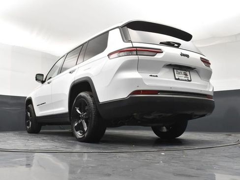 Used 2023 Jeep Grand Cherokee L Laredo AWD/4WD image 22