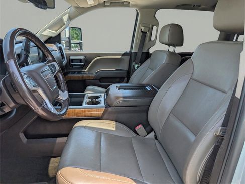 Used 2018 GMC Sierra 1500 SLT image 16