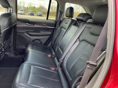 Used 2023 Jeep Grand Cherokee Limited AWD/4WD image 17