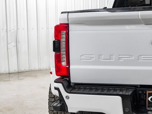Used 2024 Ford F350 Lariat w/ FX4 Off-Road Package AWD/4WD image 49