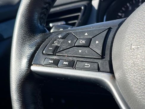 Used 2021 Nissan Rogue Sport SV image 34