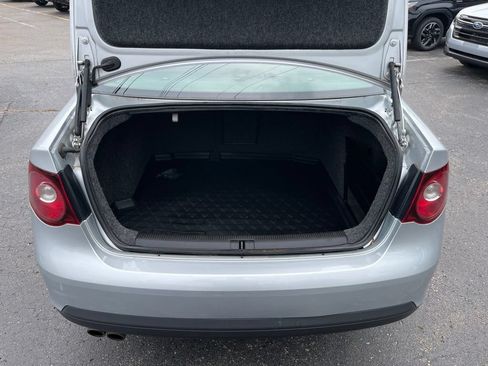 Used 2009 Volkswagen Jetta SE FWD image 26