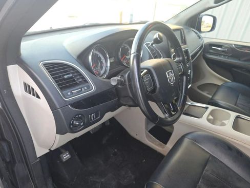Used 2017 Dodge Grand Caravan SXT FWD image 5