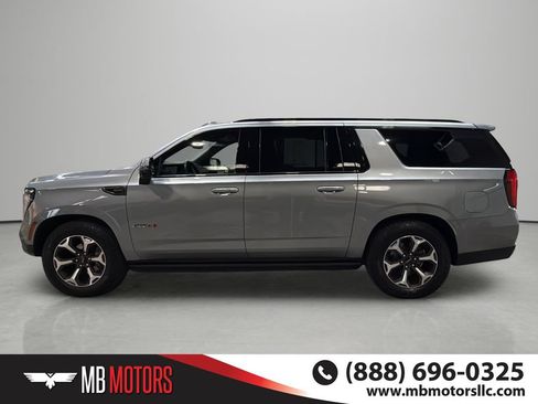 Used 2025 GMC Yukon XL AT4 Ultimate AWD/4WD image 2
