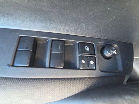 Used 2021 Toyota Corolla LE image 23