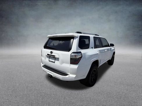 Used 2022 Toyota 4Runner SR5 Premium w/ Moonroof Package AWD/4WD image 5