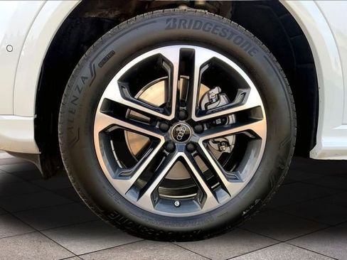 Used 2025 Audi Q5 Premium w/ Convenience Package AWD/4WD image 9