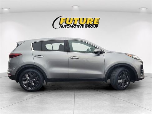 Used 2022 Kia Sportage LX w/ LX FWD Value Edition Package image 3