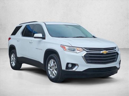 Certified 2019 Chevrolet Traverse LT FWD image 2