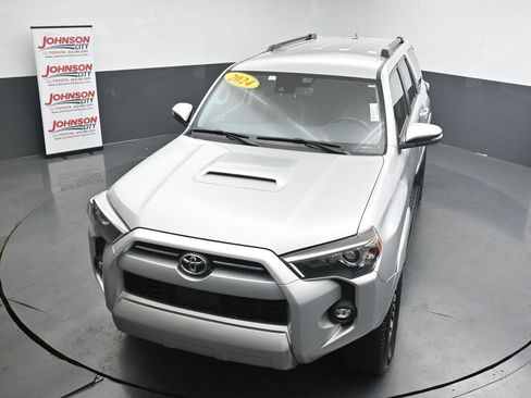 Used 2024 Toyota 4Runner TRD Off-Road Premium AWD/4WD image 26