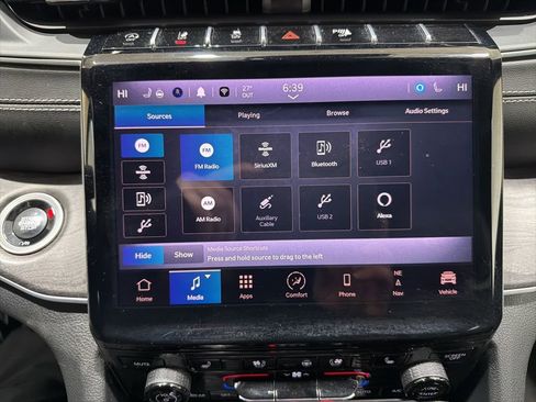 Used 2024 Jeep Grand Cherokee L Limited w/ Luxury Tech Group II image 18