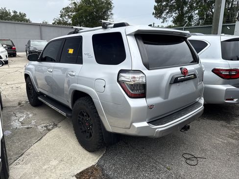Used 2018 Toyota 4Runner TRD Off-Road Premium AWD/4WD image 3