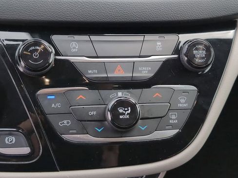 Used 2023 Chrysler Voyager LX FWD image 19