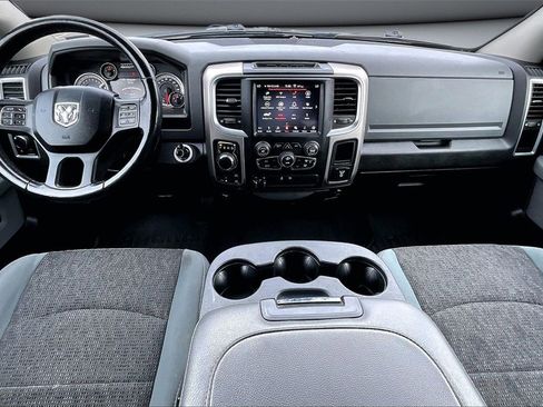 Used 2019 RAM 1500 Classic SLT w/ Luxury Group image 8