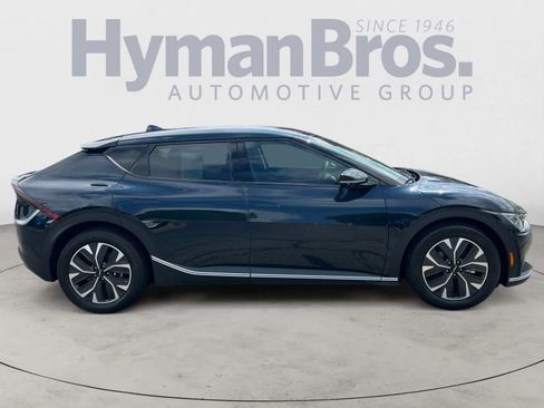 Certified 2024 Kia EV6 Light RWD image 2