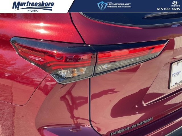 Used 2022 Toyota Highlander Limited AWD/4WD image 10