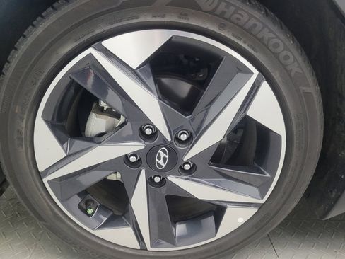 Used 2023 Hyundai Elantra Limited FWD image 31