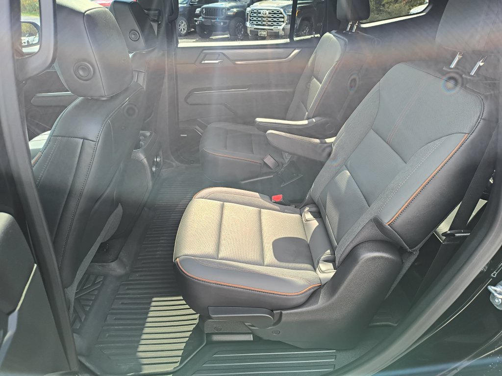 Used 2025 GMC Acadia AT4 w/ Super Cruise Package AWD/4WD image 22