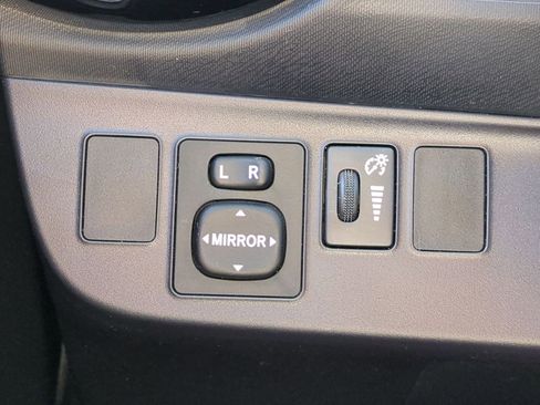 Used 2016 Toyota Prius C One image 21