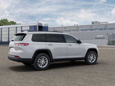 New 2026 Jeep Grand Cherokee L Laredo image 16