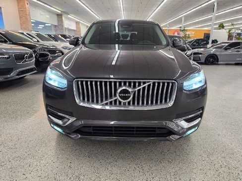 Used 2024 Volvo XC90 B5 Core AWD/4WD image 3