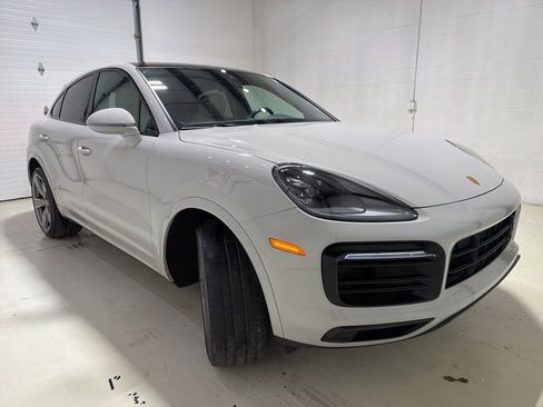 Used 2023 Porsche Cayenne Coupe AWD/4WD image 3