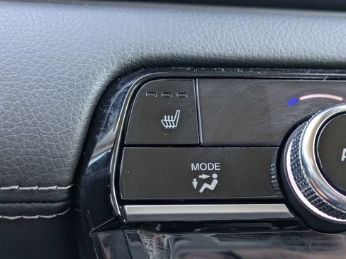 Used 2025 Honda Pilot EX-L image 23