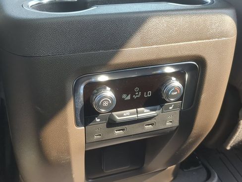 New 2026 GMC Yukon Elevation w/ Elevation Premium Package AWD/4WD image 22