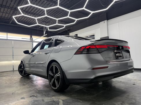 Used 2025 Honda Accord Sport image 3