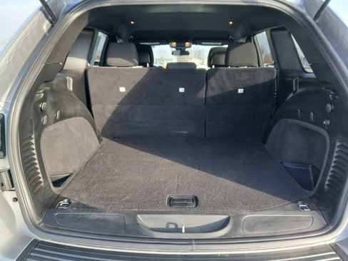 Used 2020 Jeep Grand Cherokee Laredo image 17